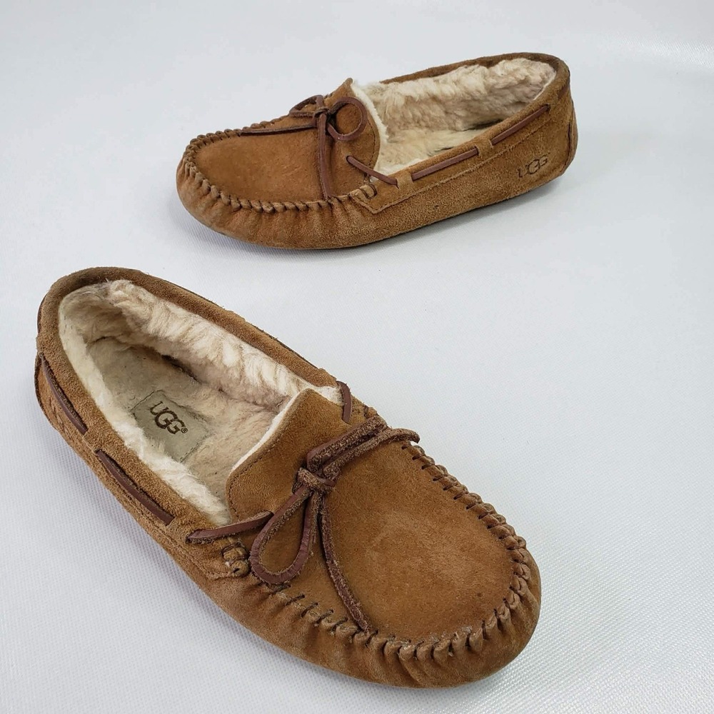 UGG Women's Dakota Moccasin Chestnut Brown Suede Slipper US Size 6/6.5